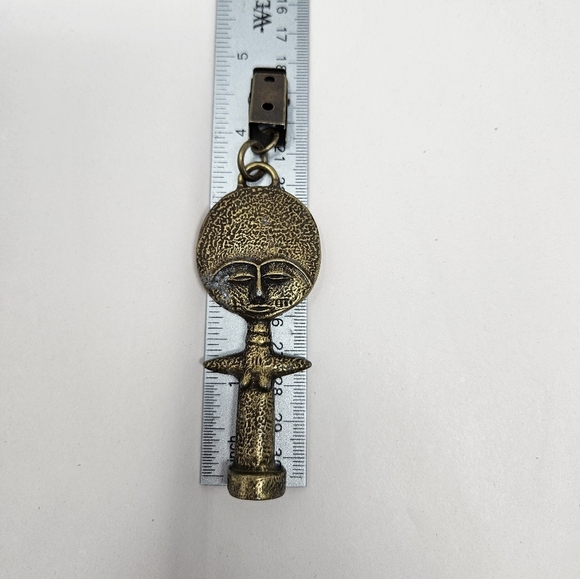 African Brass Corner Table Cloth Holders Women Face & Figure Set Of 4 Vintage - Picture 9 of 10